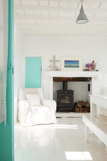 white sitting room