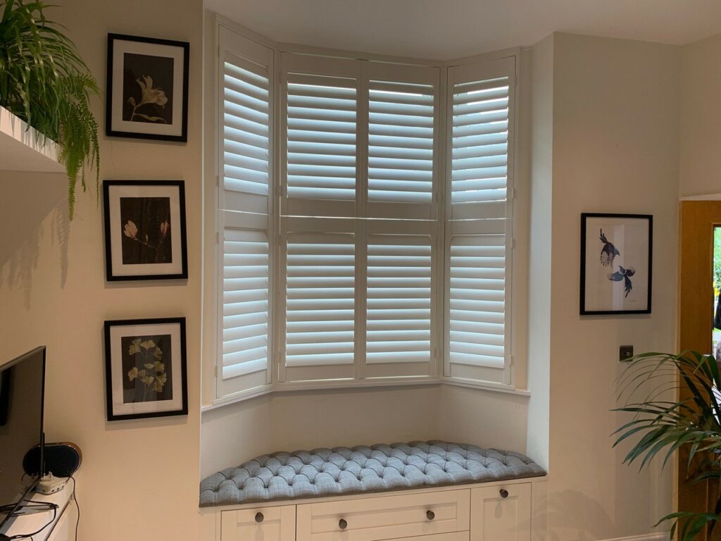 Bay window shutters